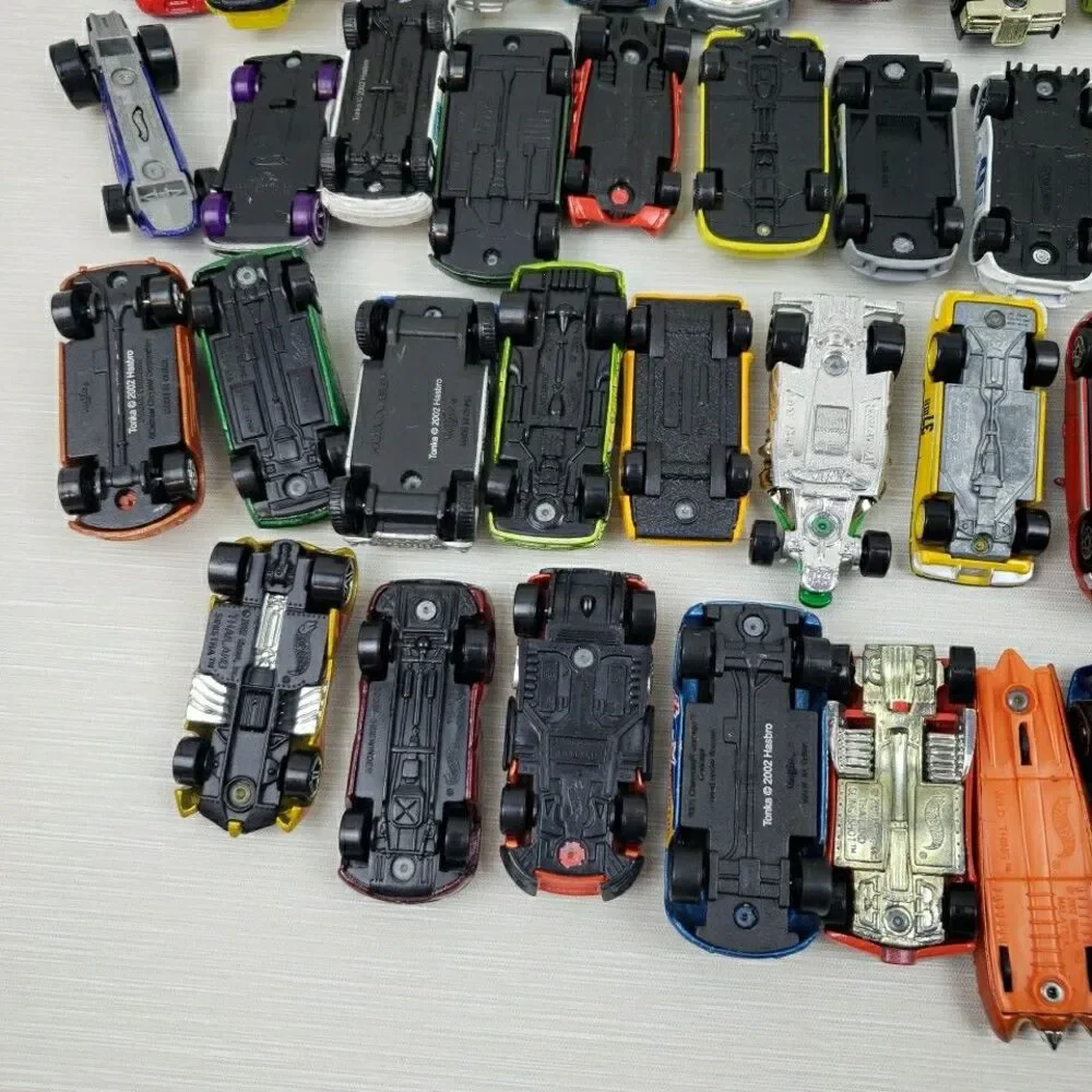 Mix Lot 44 Die Cast Cars Trucks Hot Wheels Maisto Vintage-Present Flaws Toy